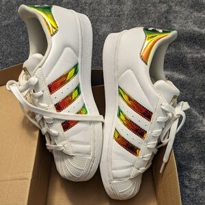 Adidas Superstar J sz 4.5y